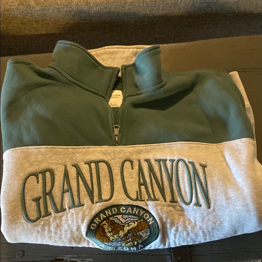 Abercrombie & Fitch Green and Gray Zip Up Sweater